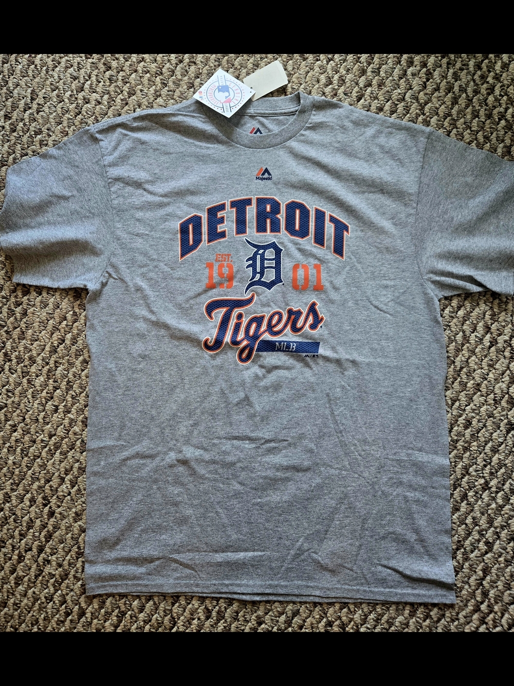 NWT Majestic Detroit Tigers Gray Short Sleeve Tee with Orange & Navy Graphics